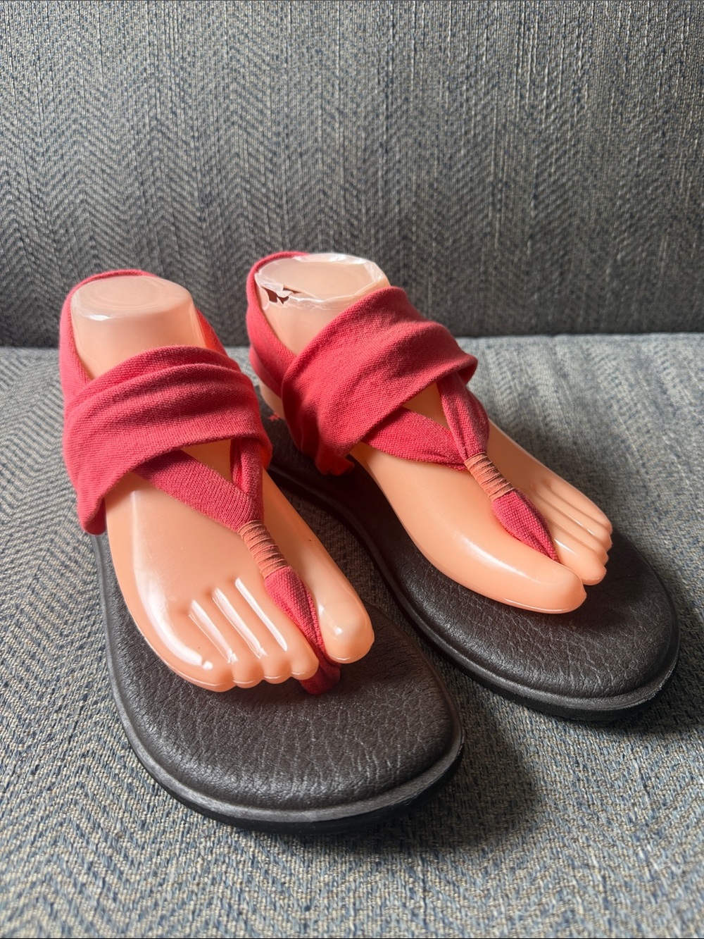 Sanuk Coral Canvas Fabric sandals Size: 9